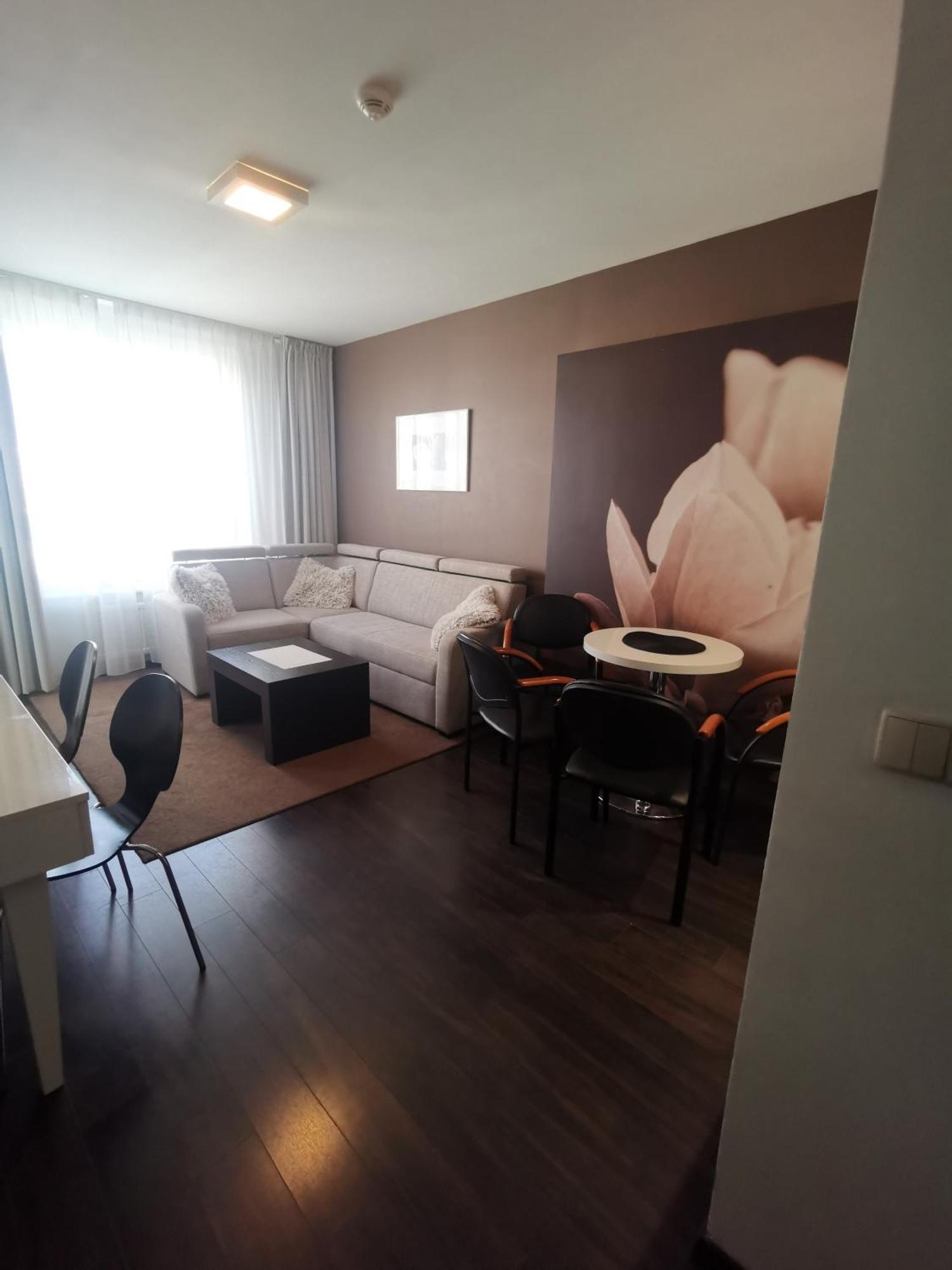 Apartament Prywatny Salon Z Aneksem Kuchennym I Sypialnia W Hotelu Diva Колобжег Екстериор снимка